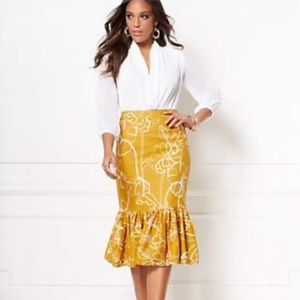 ISO Eva Mendes skirt Size 10/12 (NOT FOR SALE)